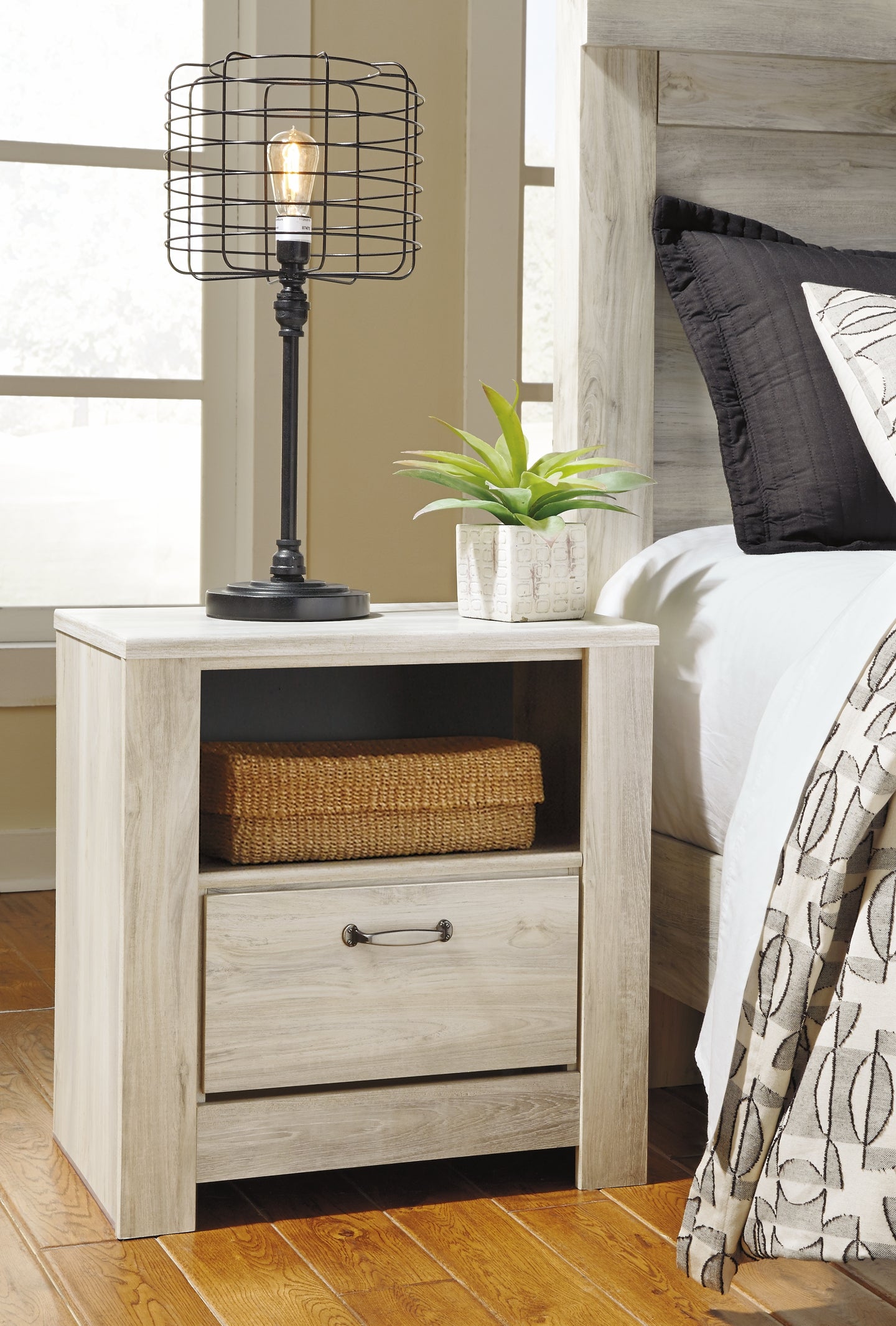 Bellaby  Panel Bed With Mirrored Dresser And 2 Nightstands