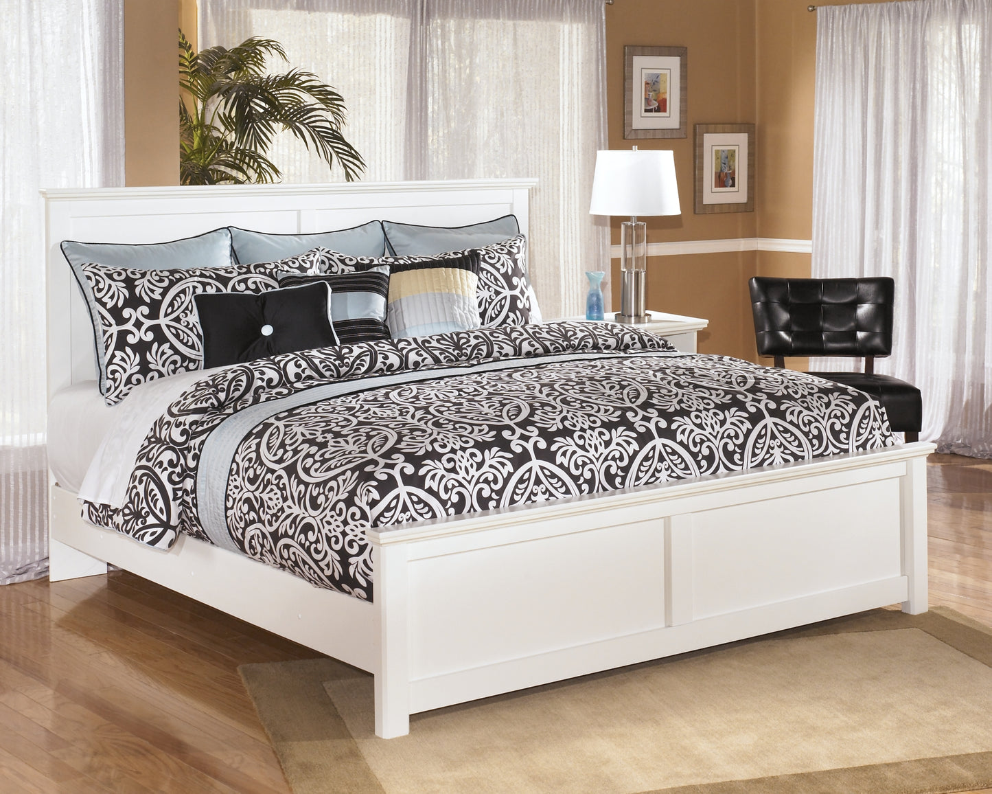 Bostwick Shoals King Panel Bed with Dresser