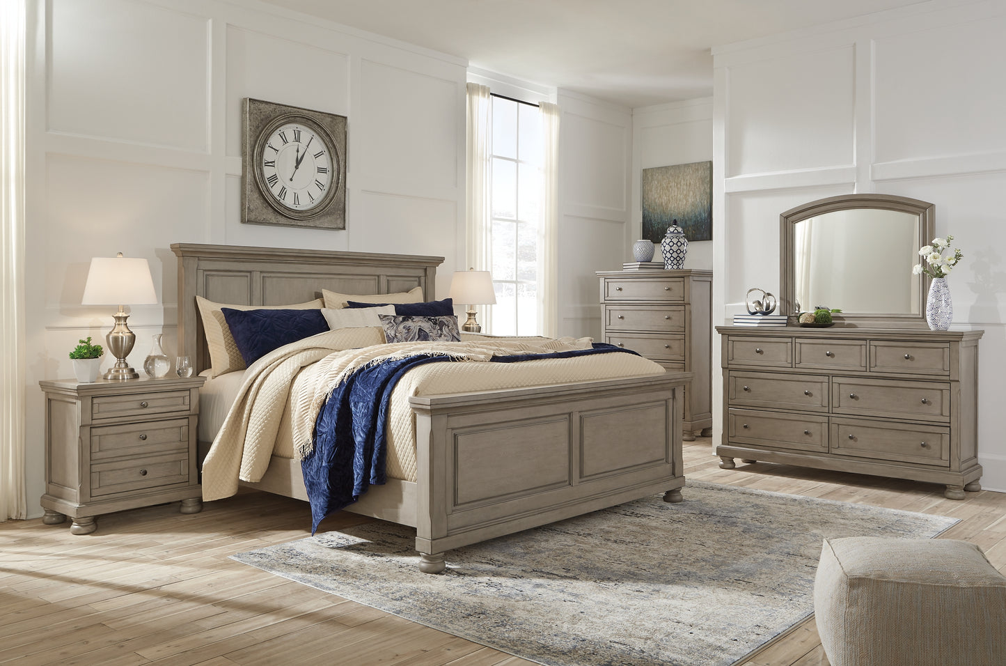 Lettner King Panel Bed with Dresser