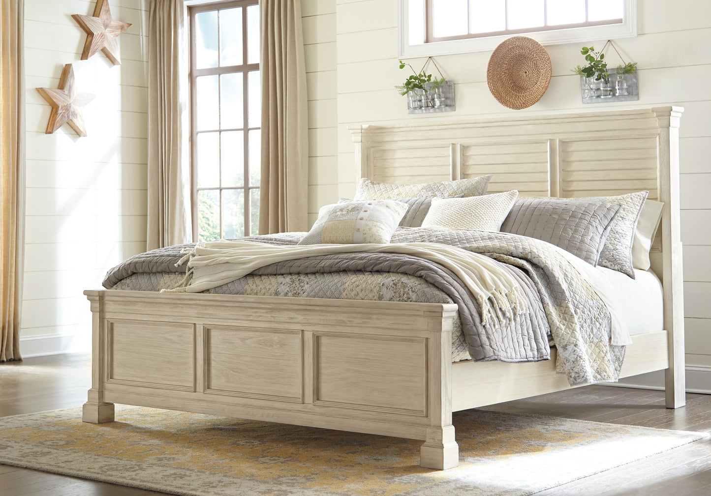 Bolanburg King Panel Bed with Dresser