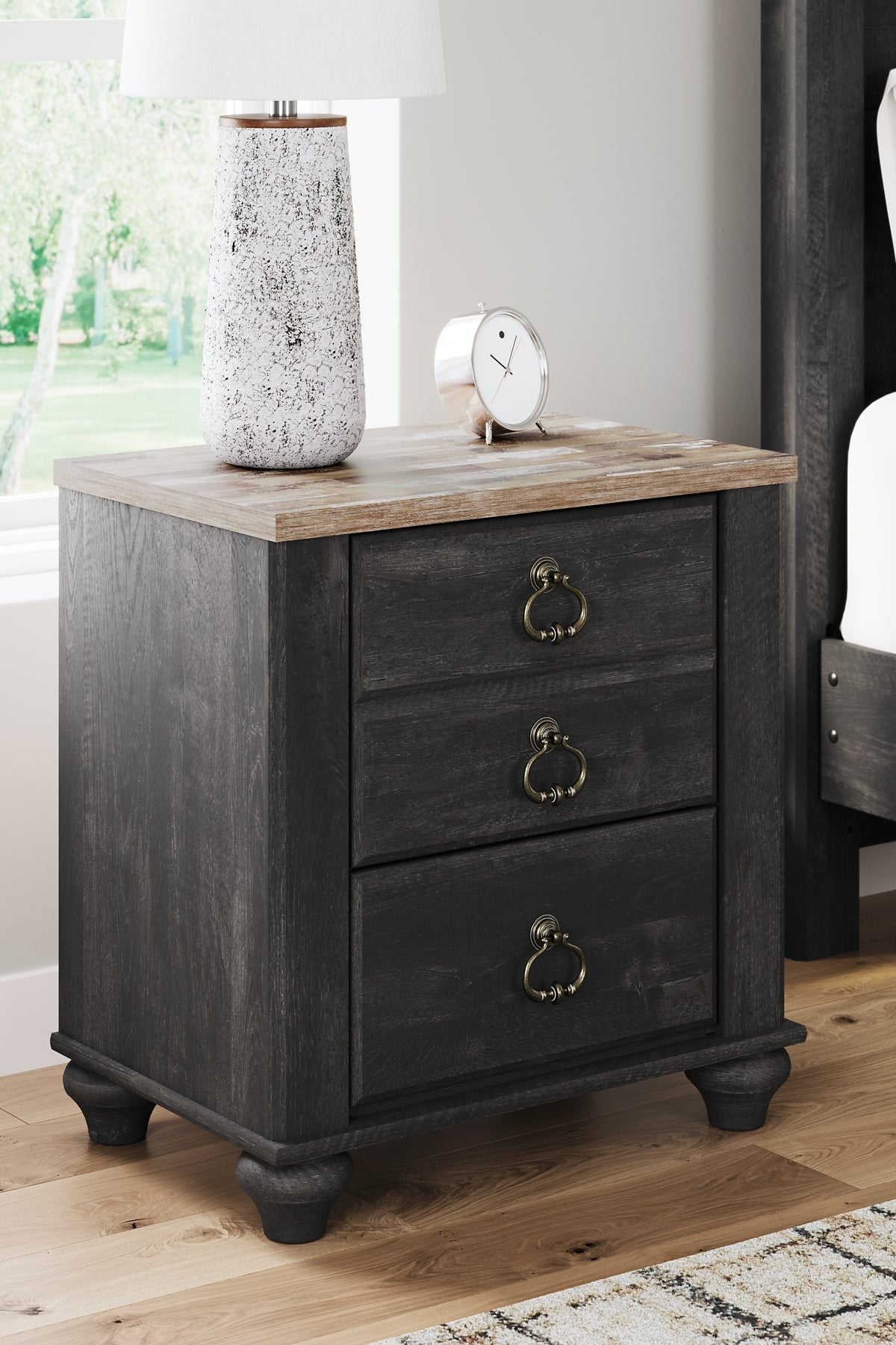 Nanforth King Panel Bed with Mirrored Dresser and Nightstand