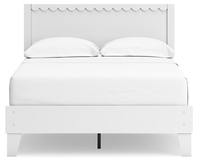 Hallityn  Panel Platform Bed