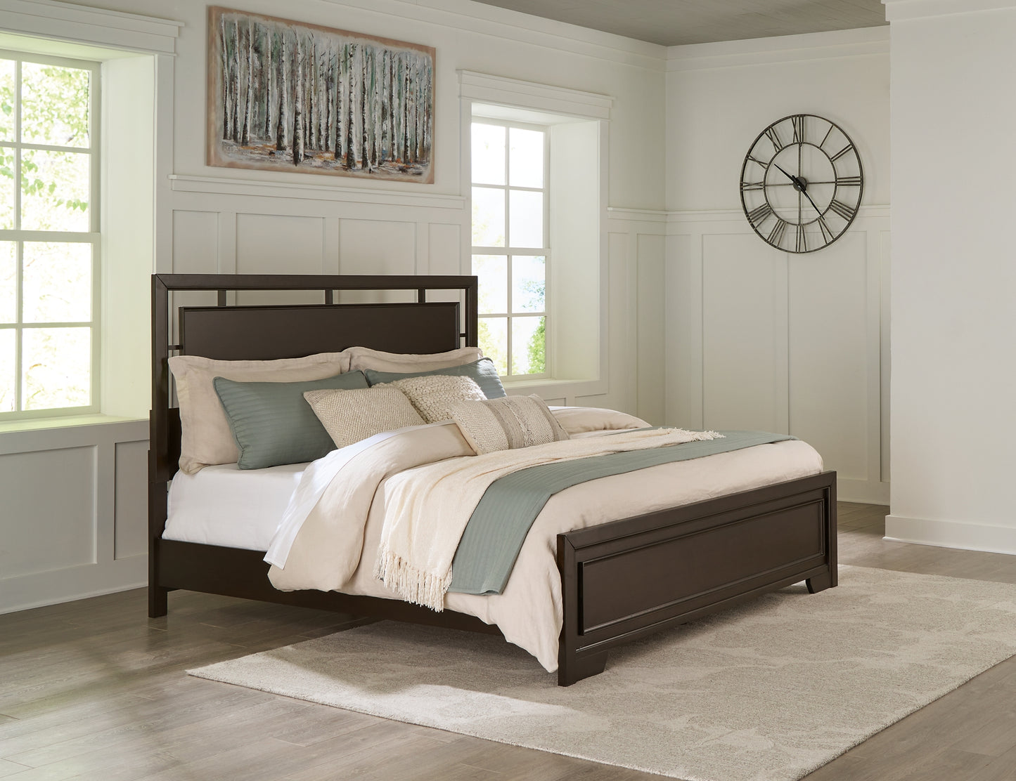 Covetown King Panel Bed with Dresser and Nightstand