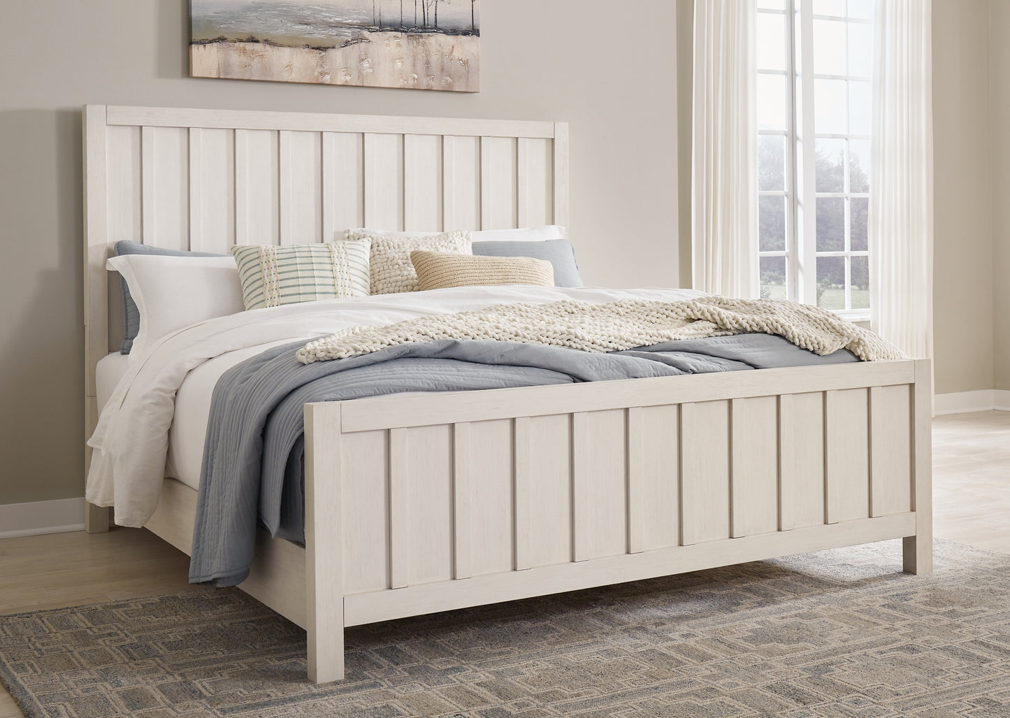 Shaybrock California King Panel Bed with Dresser