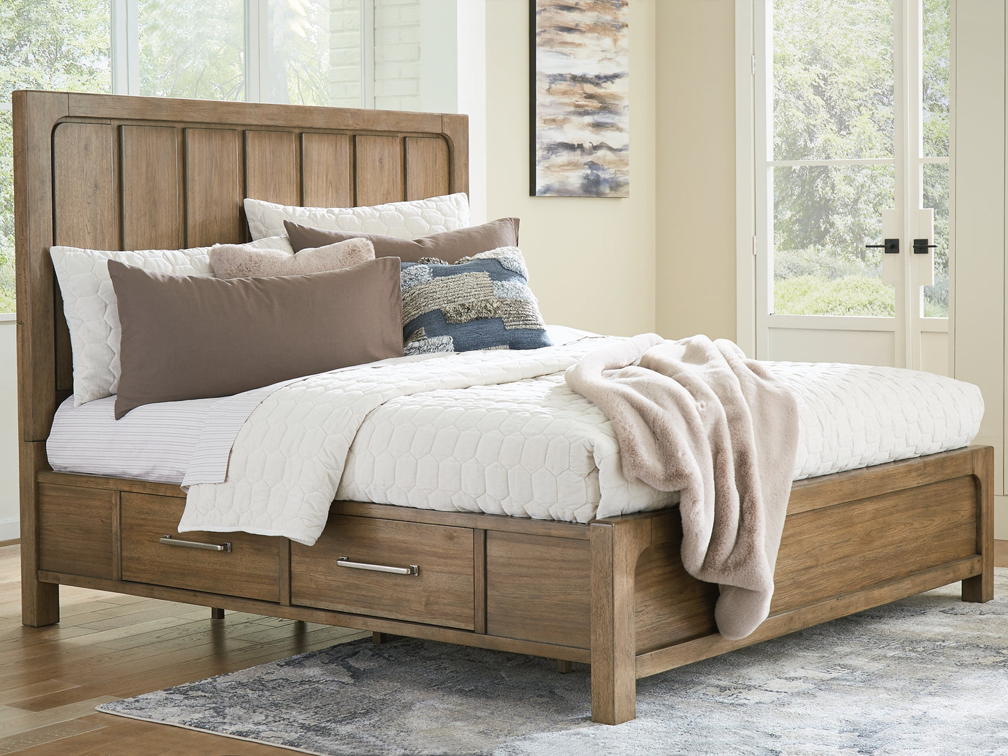 Cabalynn King Panel Bed with Dresser